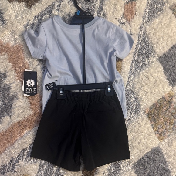 Volcom Set - Picture 4 of 4